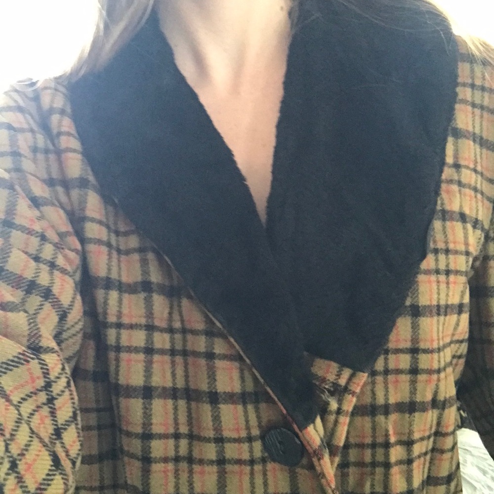 Plaid Jacket with Buttons - Picture 3 of 7